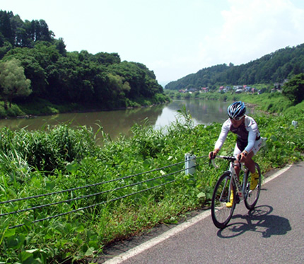 與千曲川和JR飯山線平行而走的舊國道